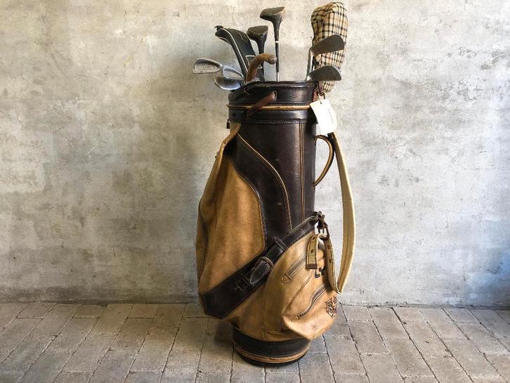 Vintage golftas met golfclubs met pet en stok, decoratief!, Sport en Fitness, Golf, Gebruikt, Set, Overige merken, Ophalen