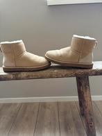 Ugg classic mini sand maat 41, Kleding | Dames, Schoenen, Ophalen of Verzenden, Zo goed als nieuw, Beige