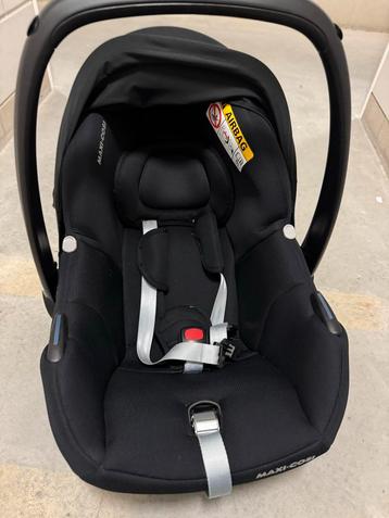 Maxi-Cosi + 2 Isofix Autostoel Bases beschikbaar voor biedingen