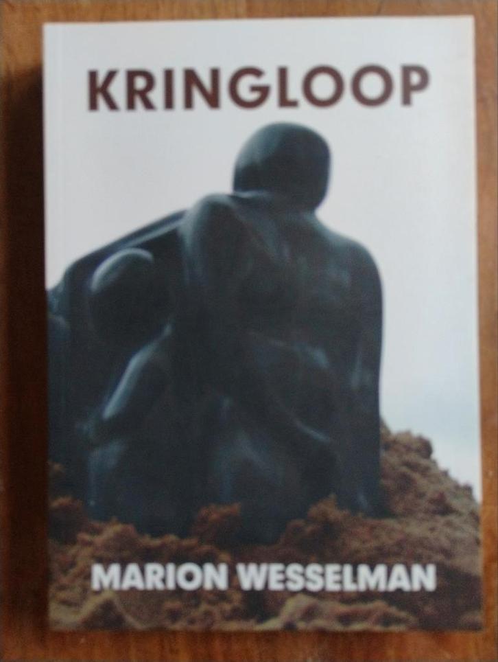 Kringloop - Marion Wesselman, Boeken, Romans, Zo goed als nieuw, Nederland, Ophalen of Verzenden