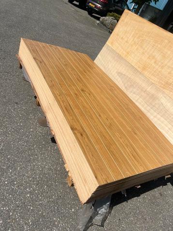 Decoorplaat 122x244 4mm  beschikbaar voor biedingen