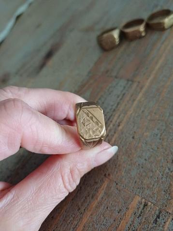 4 heren ringen goudkleurig verguld  beschikbaar voor biedingen