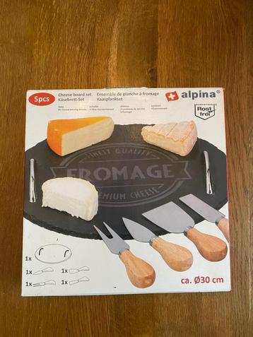 Kaasplankset met leisteen beschikbaar voor biedingen