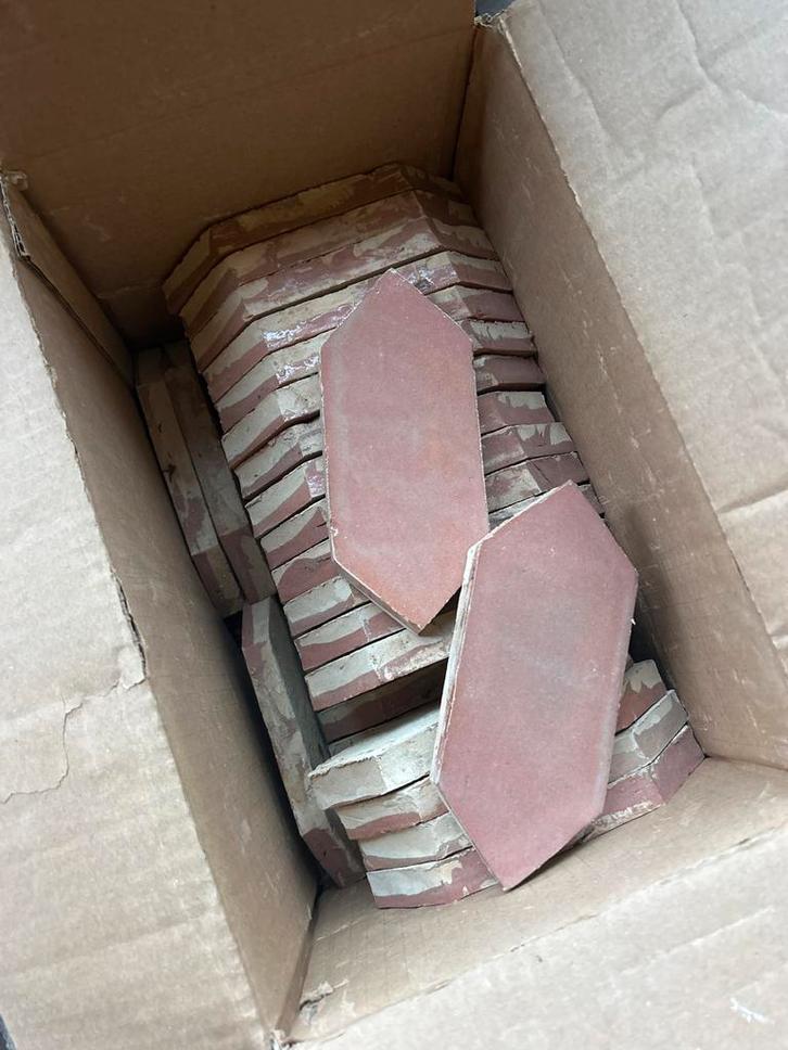 Art Deco Platta Rose Rouge Tegels, Doe-het-zelf en Verbouw, Tegels, Zo goed als nieuw, Vloertegels, Overige materialen, Minder dan 20 cm