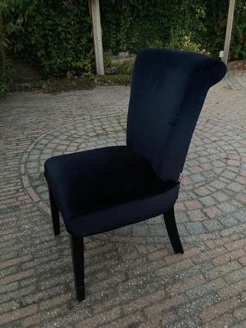 Stoelen blauw met zwarte poten  beschikbaar voor biedingen