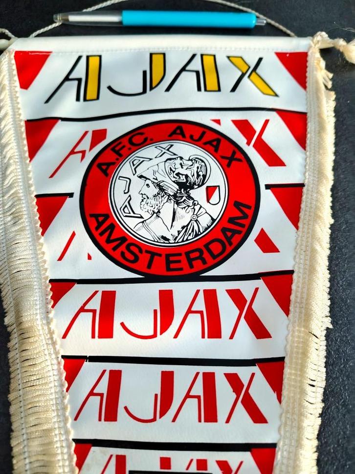 Ajax Amsterdam afc 1980 prachtige vintage vaan, Verzamelen, Sportartikelen en Voetbal, Zo goed als nieuw, Vaantje of Sjaal, Buitenlandse clubs
