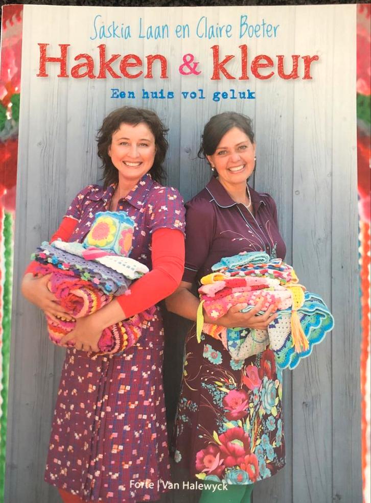 Haken & Kleur - Een huis vol geluk, Hobby en Vrije tijd, Breien en Haken, Zo goed als nieuw, Haken, Patroon of Boek, Ophalen of Verzenden
