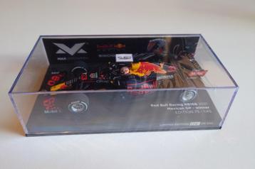 Max Verstappen Minichamps F1 Mexico 2021 Fanshop Edition beschikbaar voor biedingen