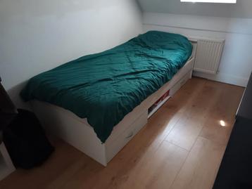 Bed 90x200 met laatjes 