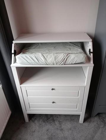 Commode beschikbaar voor biedingen