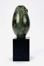 566. Bronzen uil op granieten sokkel, Jan Westerhof, Antiek en Kunst, Ophalen of Verzenden