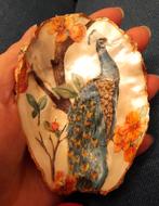 Pauw op bloesemtak. Oester, decoupage, Verzenden, Nieuw