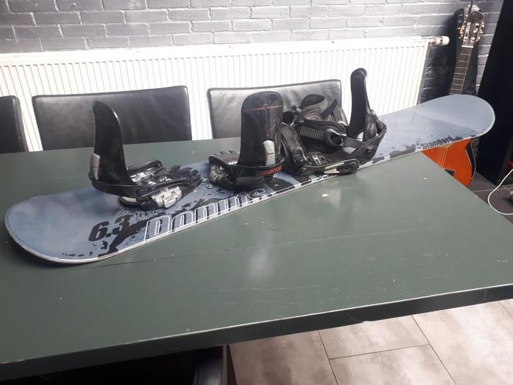 Snowboard met bindingen, Sport en Fitness, Snowboarden, Zo goed als nieuw, Board, Ophalen of Verzenden