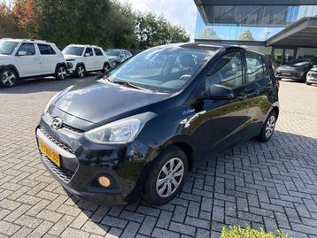 Hyundai I10 1.0i i-Motion Comfort/RIJKLAAR/CLIMAT/CRUISE/AUX beschikbaar voor biedingen