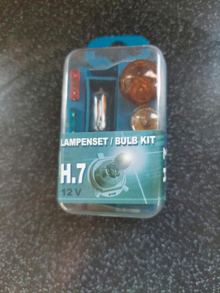 Lampenset 12V - H.7 + losse lampjes 12V + zekeringen -, Auto diversen, Overige Auto diversen, Ophalen of Verzenden