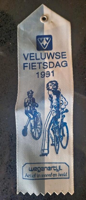 Veluwe Fietsdag 1991- Almelo Fiets- Vierdaagse 1998 vaantje beschikbaar voor biedingen