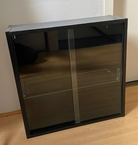 Vitrinekastje , hout en glazen schuifdeurtjes en 1 plank, Huis en Inrichting, Kasten | Vitrinekasten, Zo goed als nieuw, Minder dan 100 cm