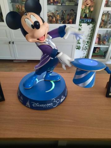 Disneyland Parijs Mickey Mouse Figurine 30e anniversity beschikbaar voor biedingen