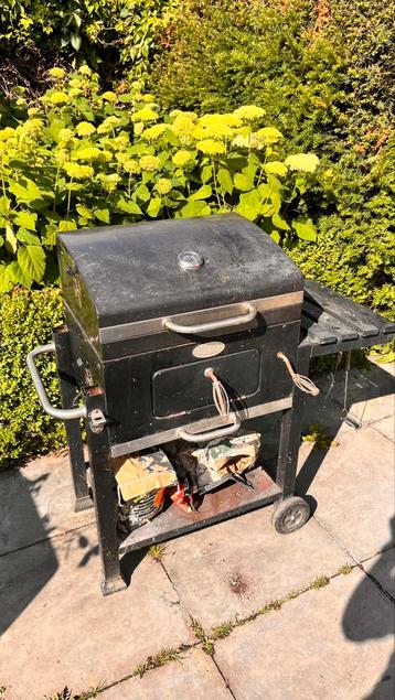 Boretti BBQ compleet met hoes beschikbaar voor biedingen