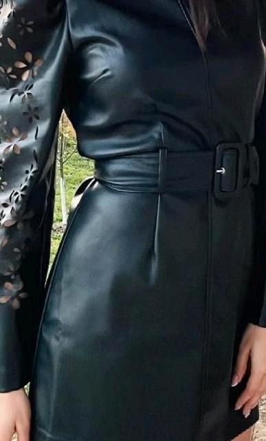 Schitterende Leren Jurk met patroon mouwen maat M, Kleding | Dames, Jurken, Zo goed als nieuw, Zwart, Boven de knie, Verzenden