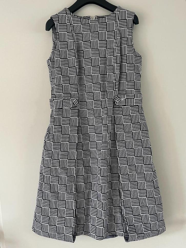 Prachtig gevoerd jurkje van Paul Smith maat 38, Kleding | Dames, Jurken, Zo goed als nieuw, Maat 38/40 (M), Zwart, Knielengte