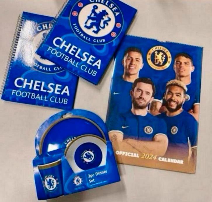 Chelsea Football club 2024 - A3 Kalender dinner set 2 boeken, Verzamelen, Sportartikelen en Voetbal, Nieuw, Overige typen, Buitenlandse clubs