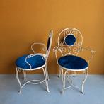 Brocante vintage smeedijzeren stoelen, wit, blauwe velvet, Huis en Inrichting, Stoelen, Gebruikt, Ophalen of Verzenden