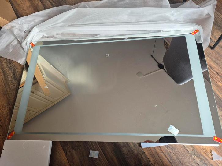 Nieuwe badkamer spiegel met led verlichting, Huis en Inrichting, Woonaccessoires | Spiegels, Nieuw, 100 tot 125 cm, Minder dan 100 cm