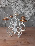 Oude, witte metalen kandelaar voor meerdere kaarsen, Ophalen of Verzenden, Gebruikt, Metaal, 25 tot 50 cm