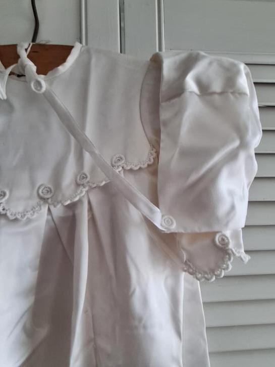 prachtig zijden Doopjurkje met mutsje, Antiek en Kunst, Curiosa en Brocante, Ophalen of Verzenden