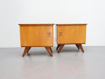 Set vintage nachtkastjes duotone  beschikbaar voor biedingen