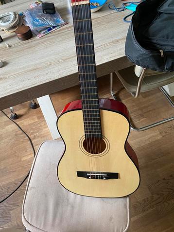 Kinder gitaar beschikbaar voor biedingen