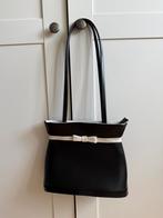 Mooie tas in zwart met wit strikje, nieuw!, Ophalen of Verzenden, Nieuw, Zwart, Handtas