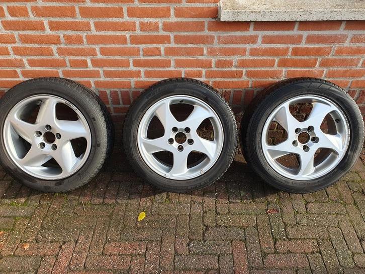 Volvo S70, V70 16" velgen met winterbanden, Perfo, Columba, Auto-onderdelen, Banden en Velgen, Banden en Velgen, Winterbanden