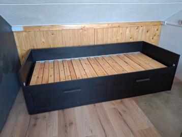 bedbank Brimnes van Ikea beschikbaar voor biedingen