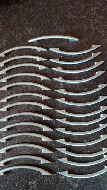 27 Zware handgrepen keukenkastjes beschikbaar voor biedingen