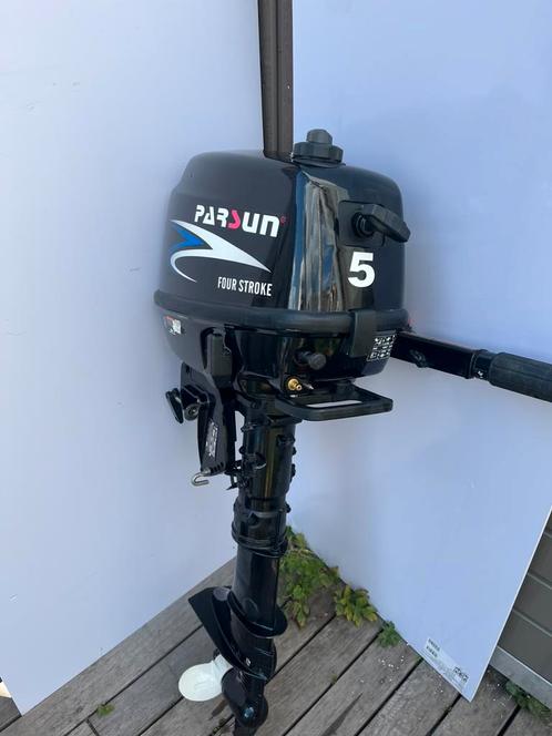 Z.G.A.N. Parsun 5 pk 4-takt +-30 draaiuur incl tank en slot, Watersport en Boten, Buiten- en Binnenboordmotoren, Zo goed als nieuw