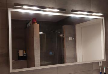 Badkamerspiegel met verlichting beschikbaar voor biedingen
