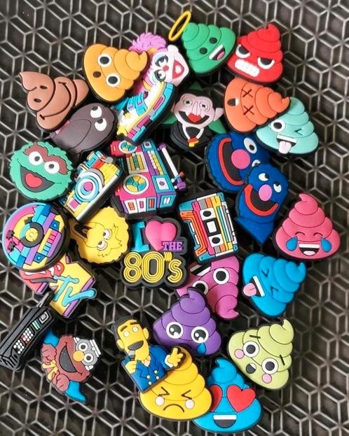 11 : 80's Sesamstraat Poop Schoenbedels Charms voor de Crocs, Verzamelen, Speldjes, Pins en Buttons, Zo goed als nieuw, Ophalen of Verzenden