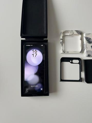  Samsung Galaxy Z Flip 5 256GB - Zo Goed Als Nieuw! beschikbaar voor biedingen