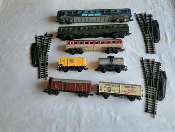 Diverse Lima wagons. beschikbaar voor biedingen