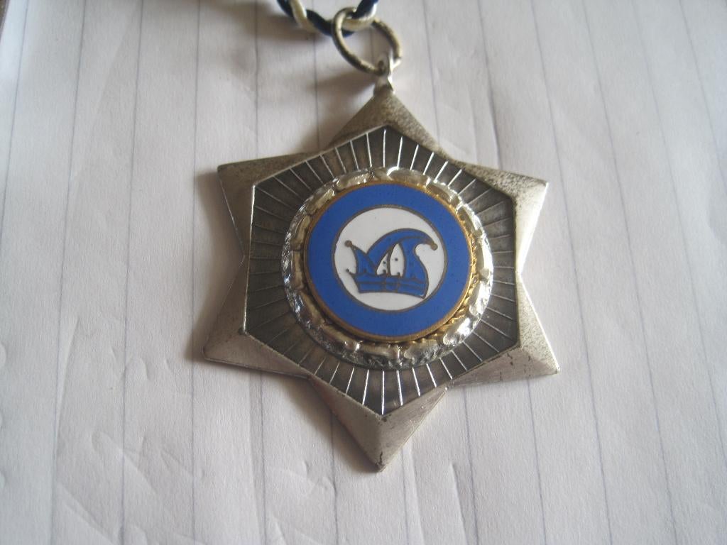 carnavals medaille prins hub 1 1973 de kuebese, Ophalen of Verzenden, Overige materialen