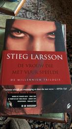 Stieg Larsson - De vrouw die met vuur speelde, Ophalen, Zo goed als nieuw, Stieg Larsson