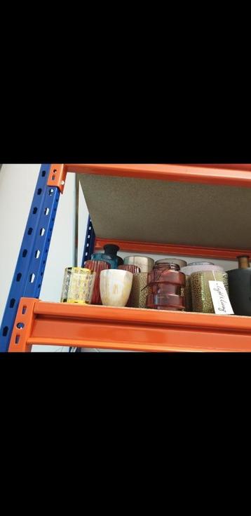 Partij vazen, spiegel, klok, windlichten & decoratie beschikbaar voor biedingen