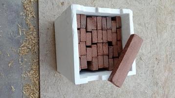 Steenstrips 6 m2 WF en voegmortel  beschikbaar voor biedingen