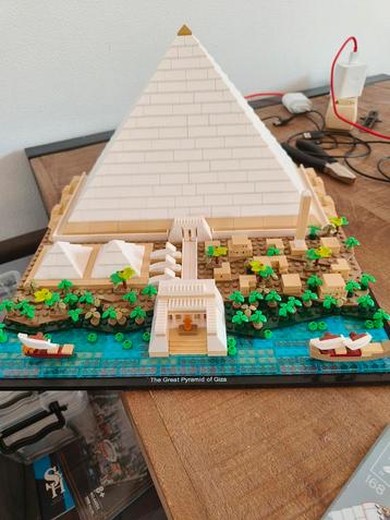 Lego piramide niet het echt merk