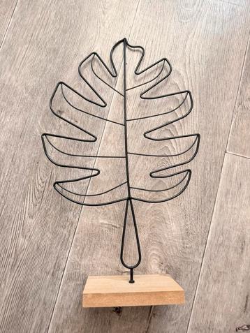 Decoratie blad beschikbaar voor biedingen