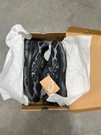 ASICS NIEUW ORIGINEEL MAAT 48 GRIJS ZWART ONGEDRAGEN, Ophalen of Verzenden, Zo goed als nieuw, Zwart