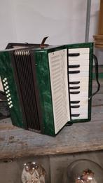 Groene Toetsaccordeon - Vintage Look, Muziek en Instrumenten, Accordeons, Gebruikt, Met riemen, Overige formaten, Toetsaccordeon