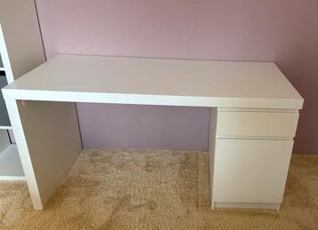IKEA MALM bureau 2 jaar oud. - afbeelding 2